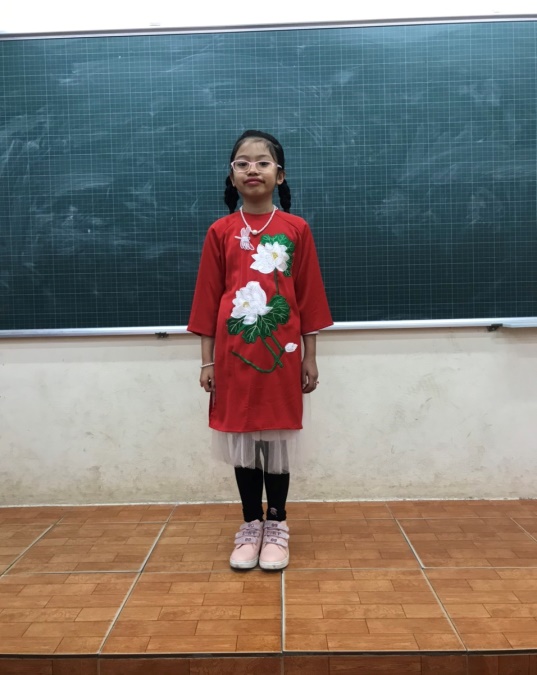 LÝ HỒNG ANH - CÔ HỌC TRÒ NHỎ VỚI TẤM LÒNG NHÂN ÁI