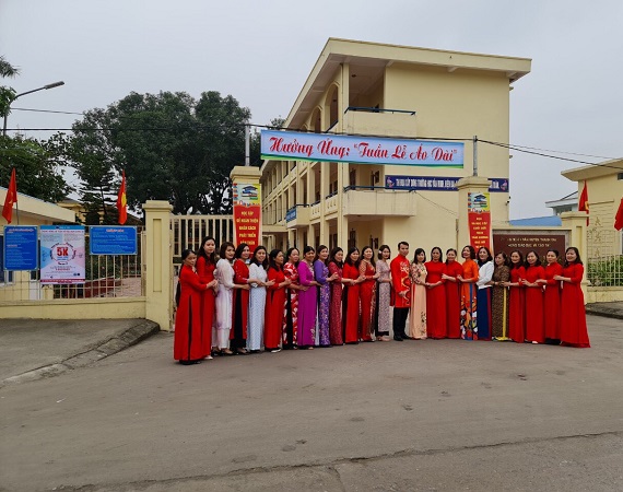 Tập thể sư phạm nhà trường