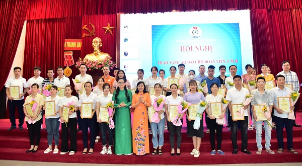 Hội nghị tuyên dương công nhân giỏi sáng kiến, sáng tạo năm 2023. Ký thỏa thuận hợp tác phúc lợi đoàn viên công đoàn. Ra mắt công đoàn cơ sở, tặng áo dài cho đoàn viên CNLĐ