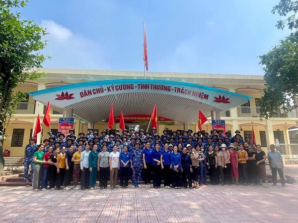 Ấm áp tình quân dân