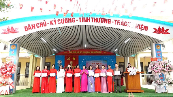 z7243727400266e19ececf3cea2f474055b3a3919ef0d8 1763614684444514327171