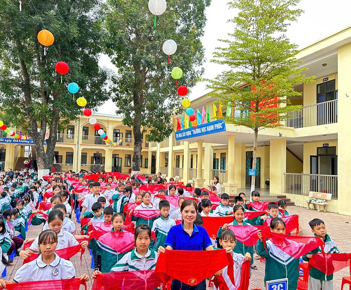 Lễ kết nạp Đội viên lần 2 năm học 2025 - 2026