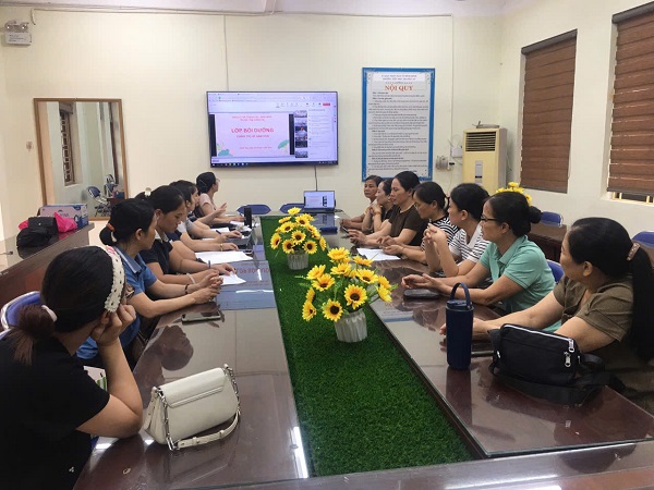 Nghị quyết bồi dưỡng lý luận chính trị hè cho đội ngũ giáo viên khối các trường Mầm non, Tiểu học, THCS xã Bình Minh.